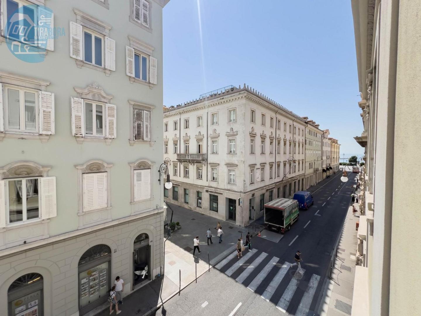 Cassa Di Risparmio 11 Tirabora Short Rent Trieste Esterno foto