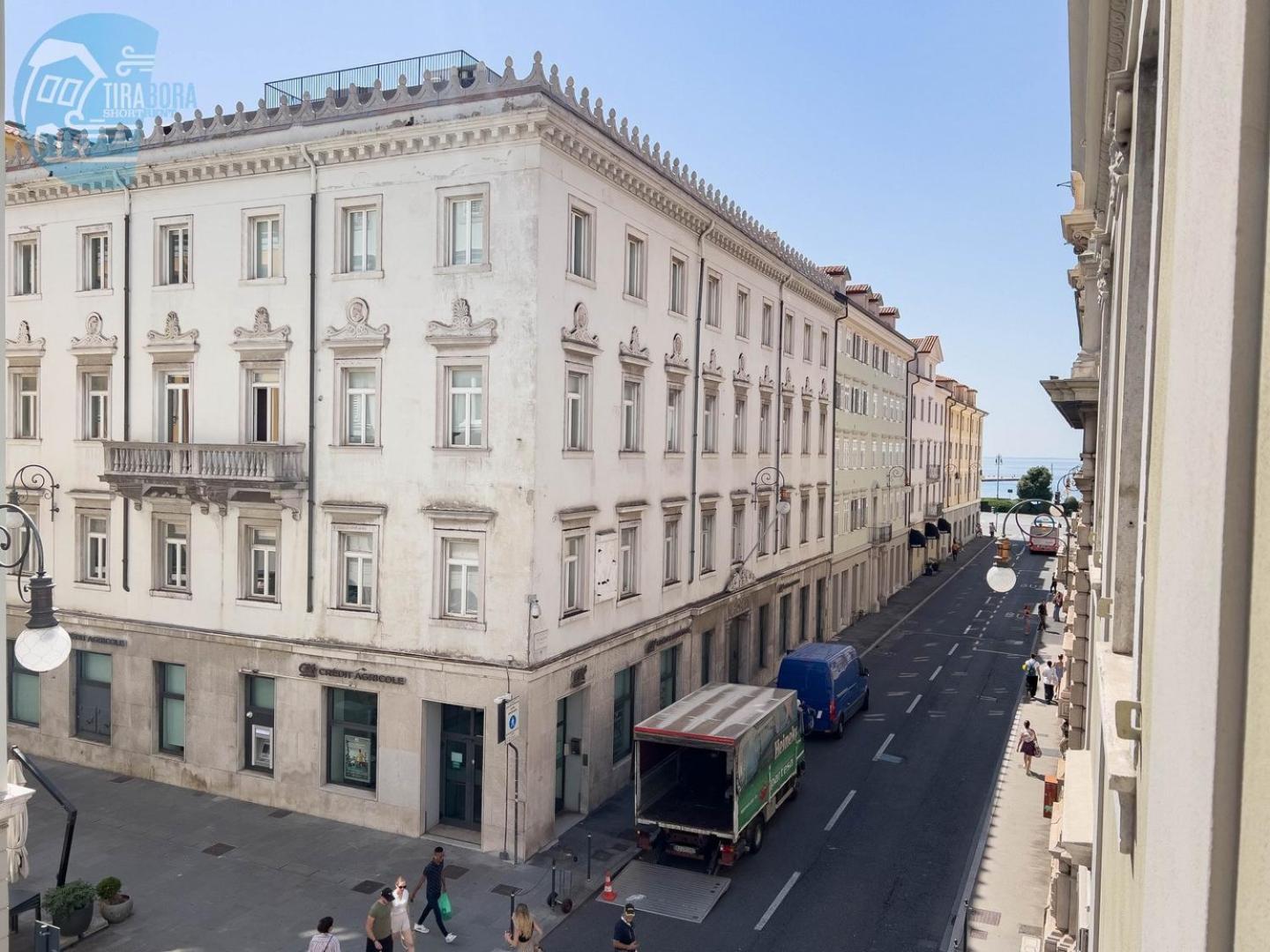 Cassa Di Risparmio 11 Tirabora Short Rent Trieste Esterno foto