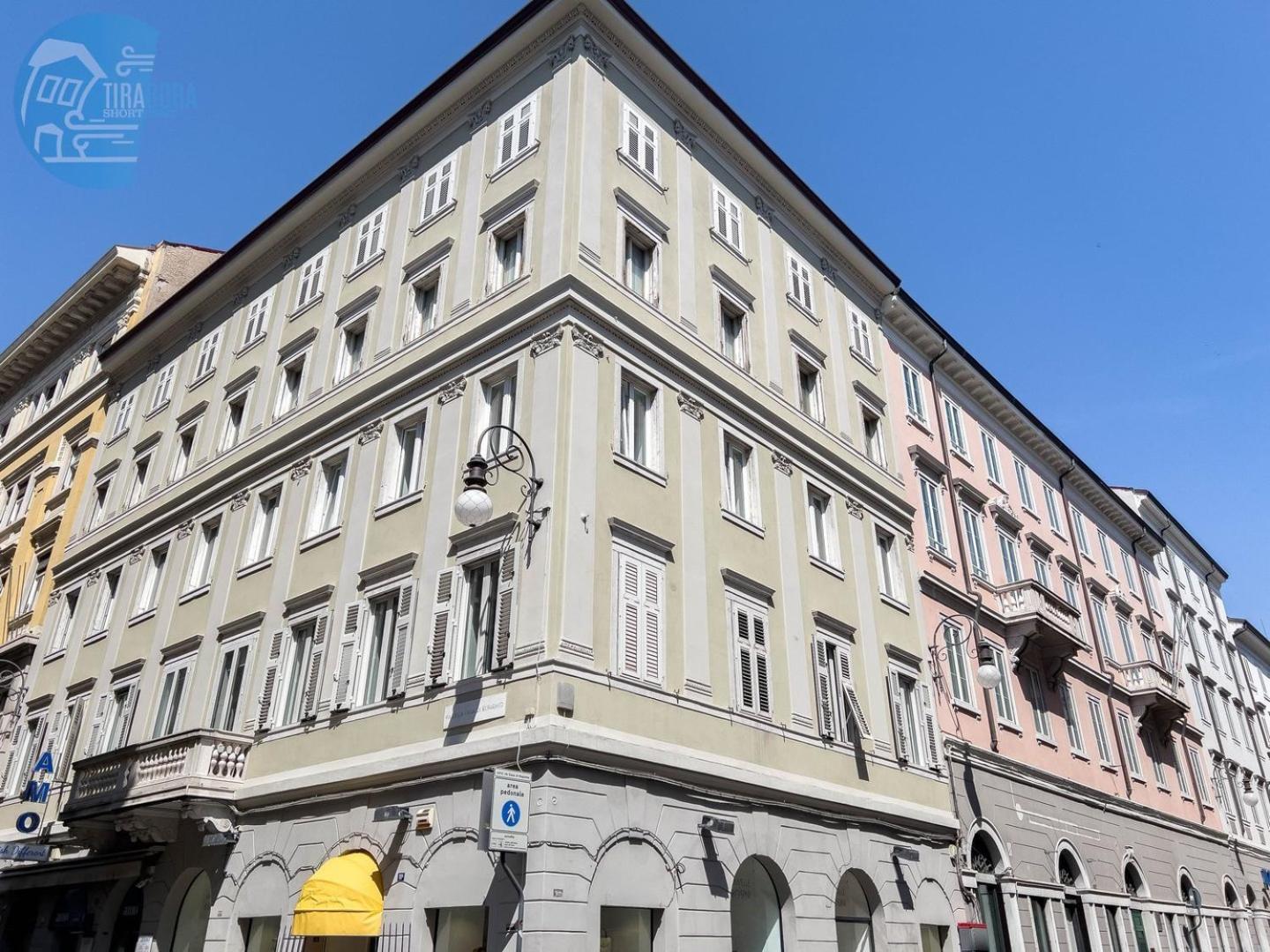 Cassa Di Risparmio 11 Tirabora Short Rent Trieste Esterno foto